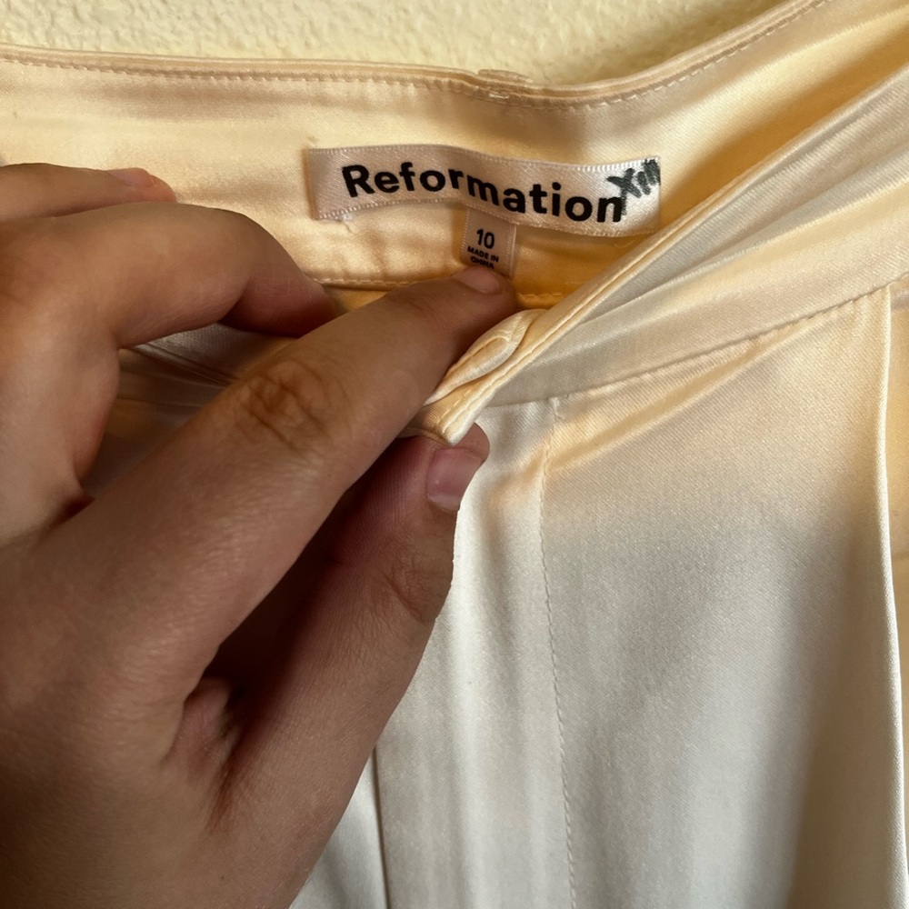 Reformation Mason Satin Style Pants in Ivory Size 10 - Picture 7 of 7